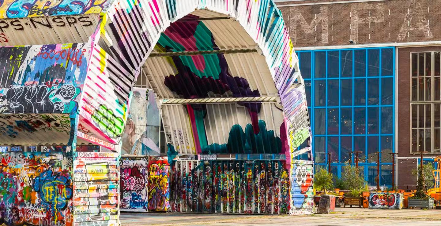 Graffiti kunst op de NDSM Werf in Amsterdam