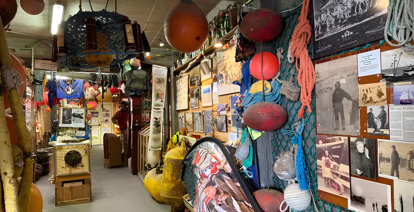Interior of the Juttersmu-ZEE-um Zandvoort, featuring items found on the beach