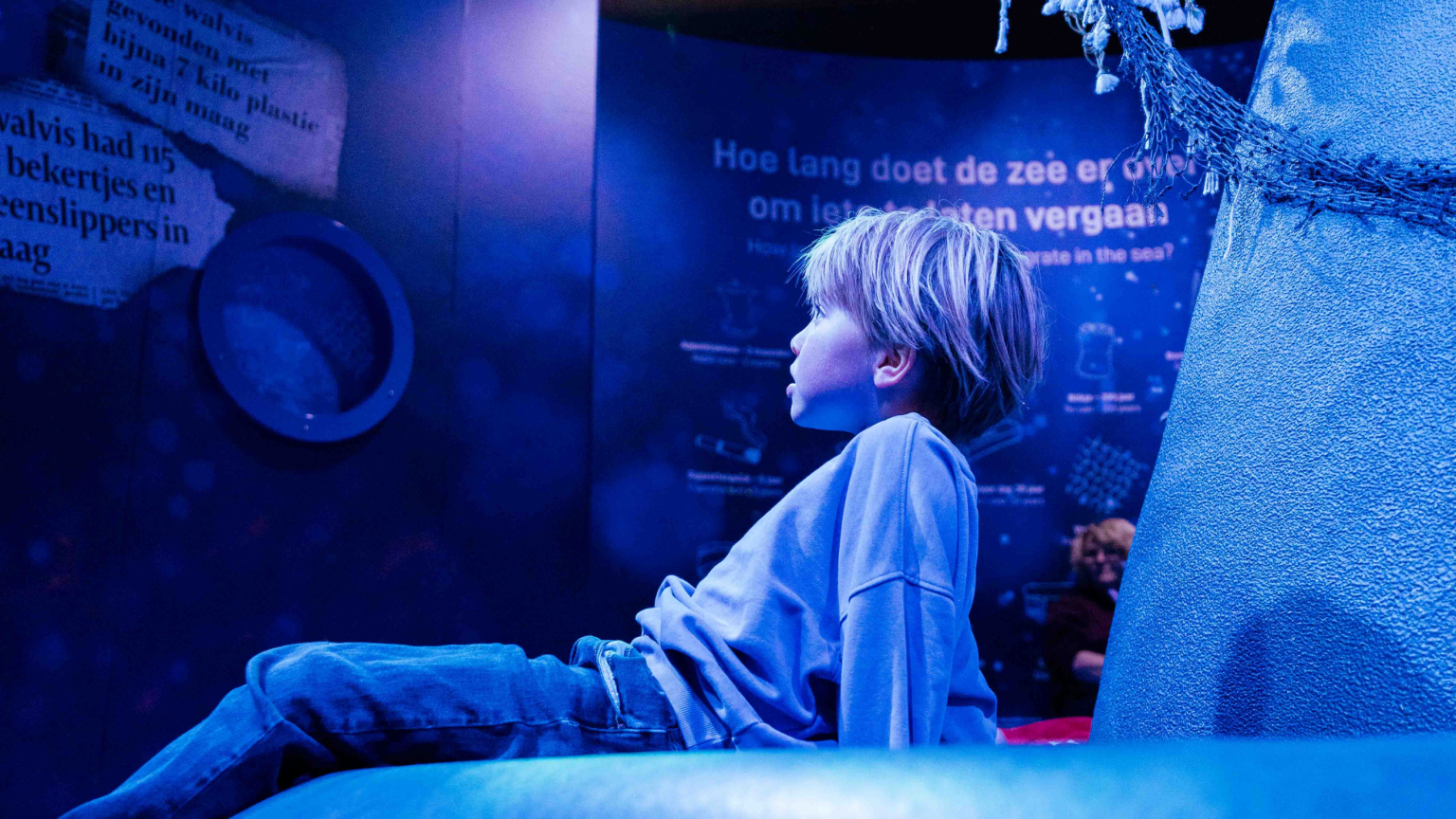 Interactief onderdeel waar kinderen leren over plasticsoep en oceaanvervuiling