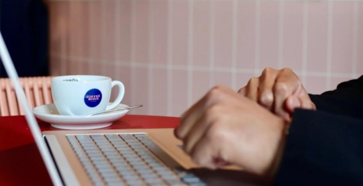 Zonder titel (2600 x 1000 px) (2600 x 1200 px) (2560 x 864 px) (2560 x 1200 px) (2560 x 1700 px)-7.png