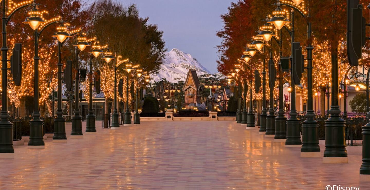 The walkway of Adventure Way Disneyland Paris